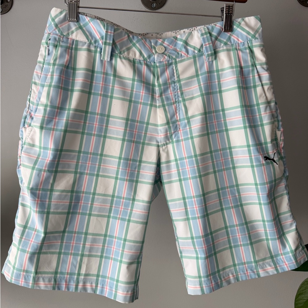 Puma Performance Men’s White/Pastel Plaid Golf Shorts. Waist 32 Inseam 10”